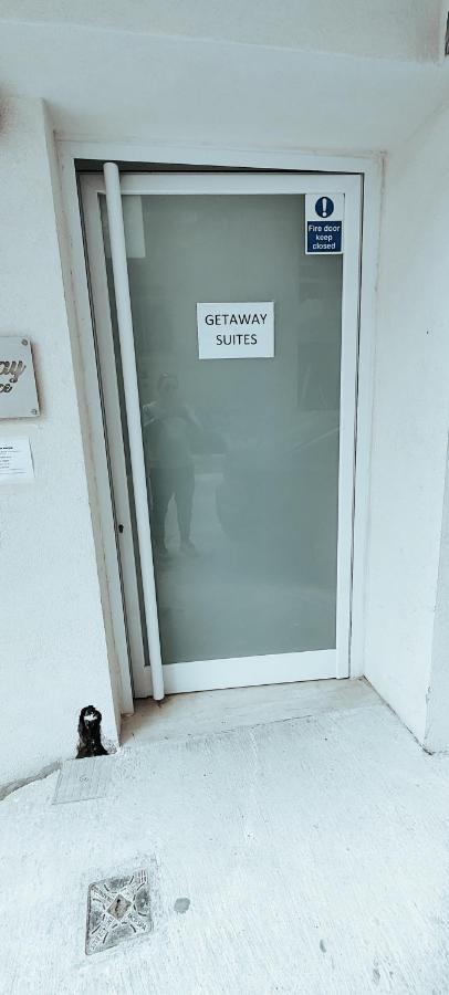 Getaway Suites Apartment クレンディ エクステリア 写真